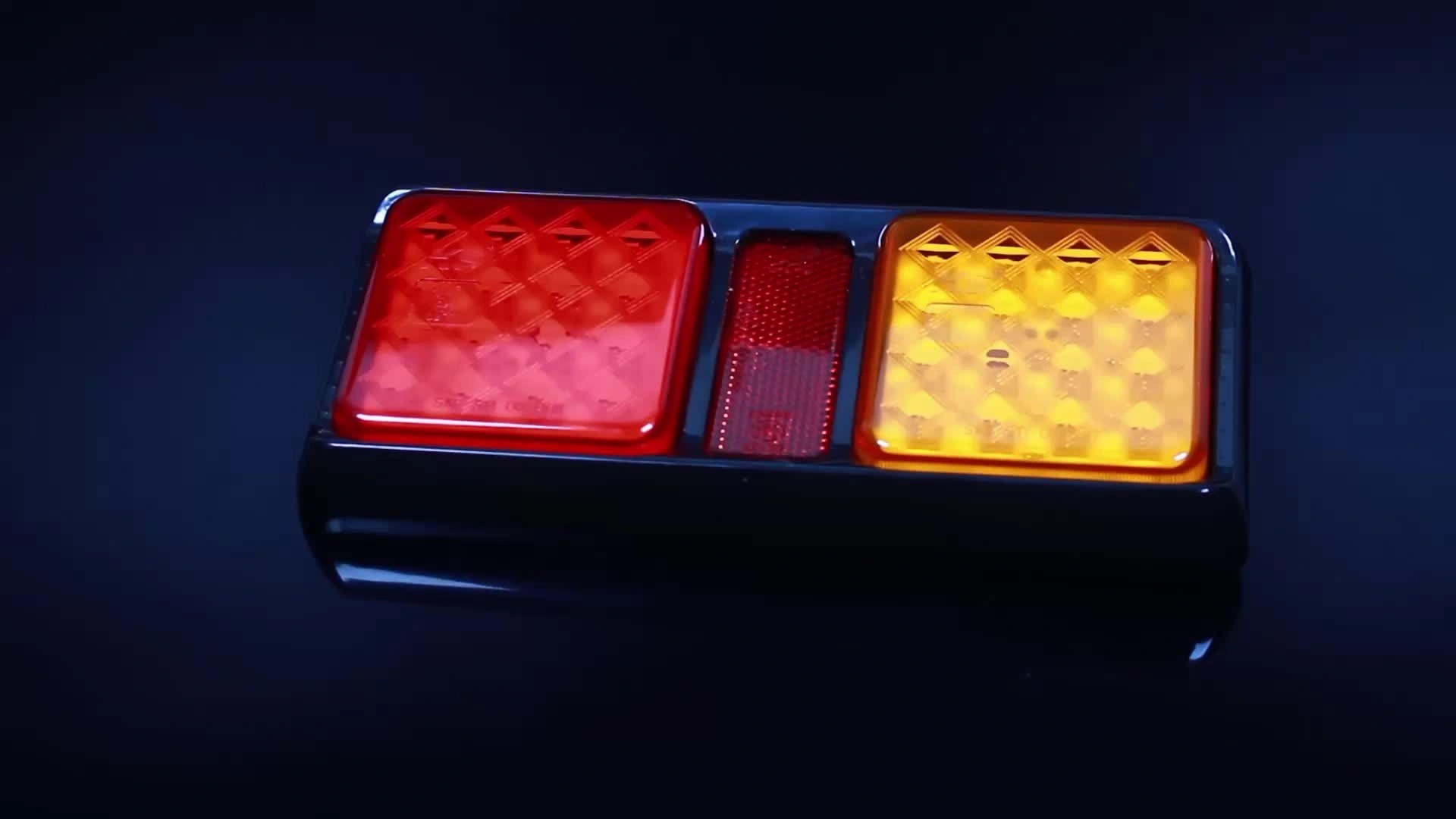 Waterproof LED Truck Tail Lights Rear Combination Lamps With Reflector1