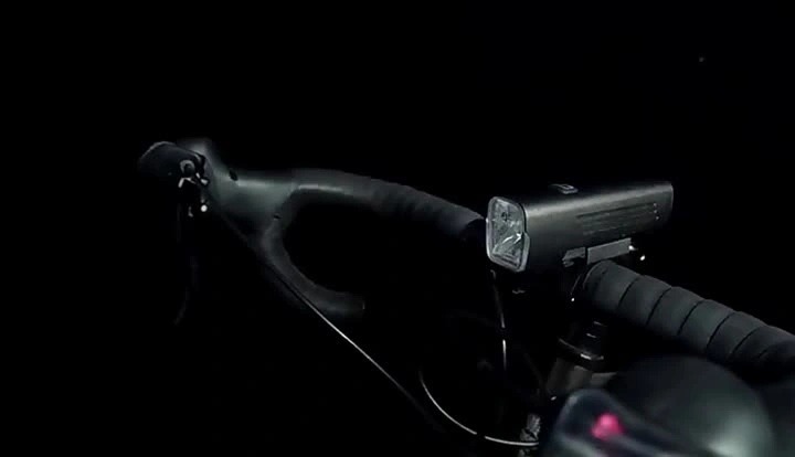 Popular Strong Light Bicycle Light Mountain Bike O